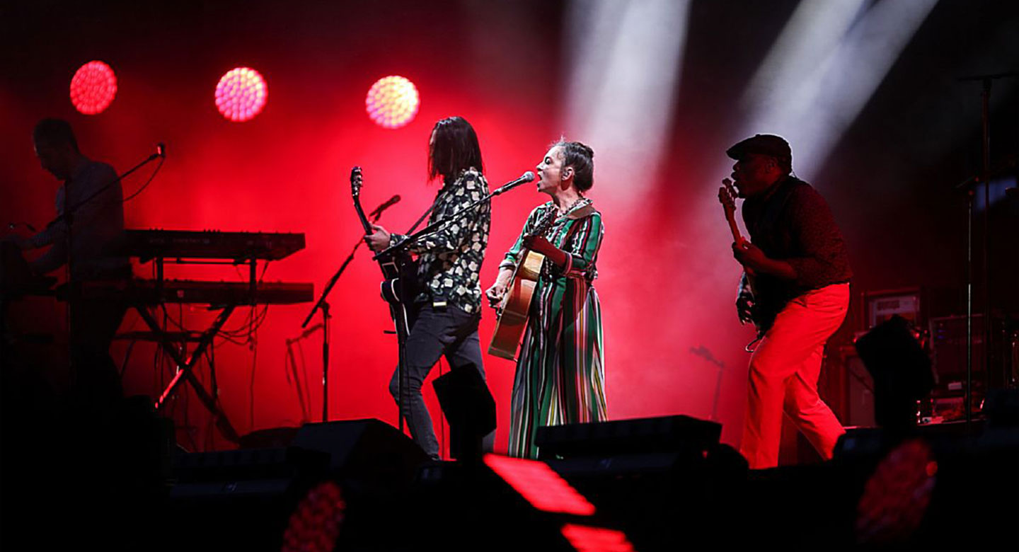 CATHERINE RINGER CHANTE LES RITA MITSOUKO